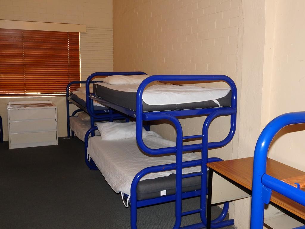 Oslo Hotel Melbourne Room photo